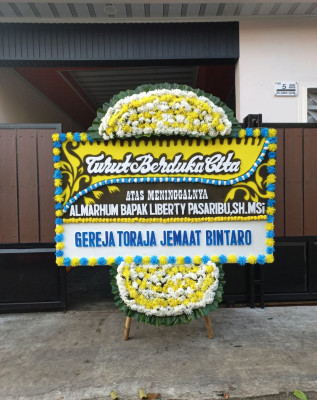Papan Bunga Duka di Pucanglaban